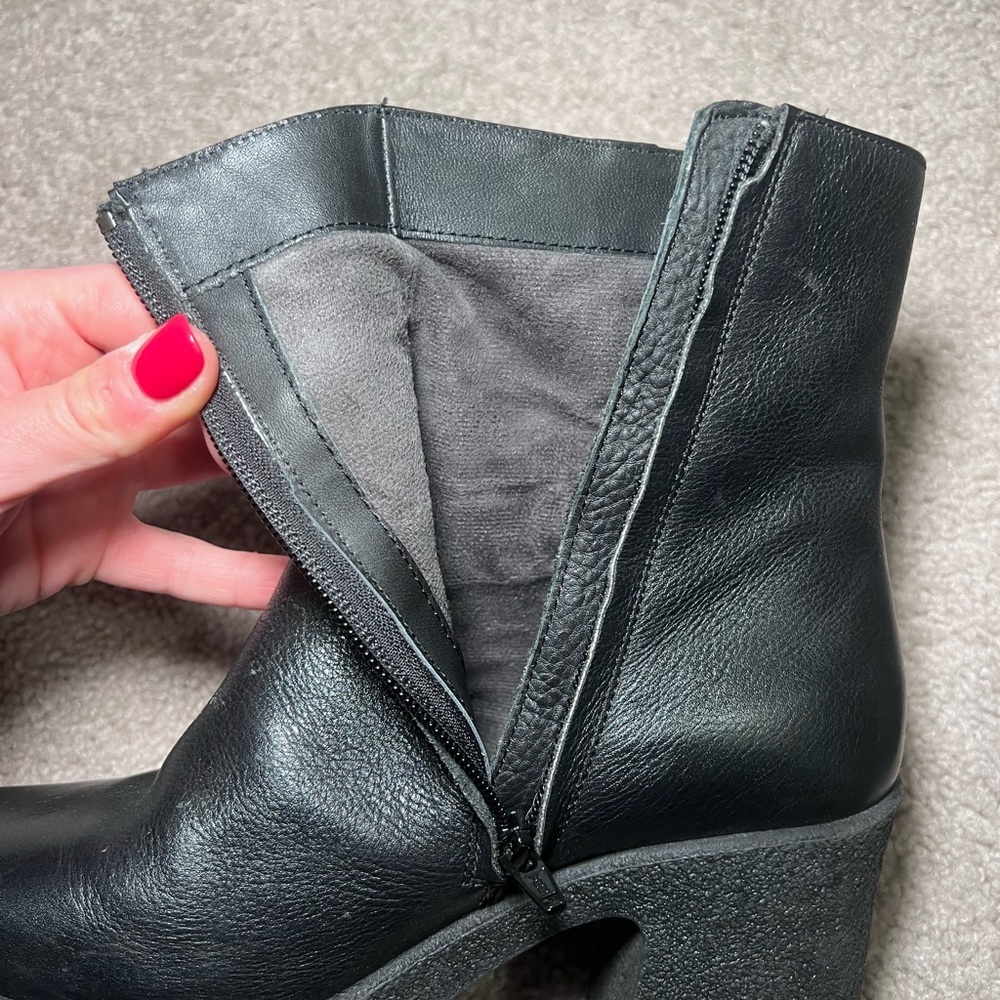 Seychelles Black Platform Block-Heel Leather Boots - Picture 7 of 9